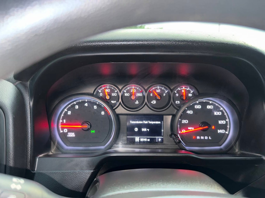Chevrolet Silverado 1500 Vehicle Full-screen Gallery Image 32