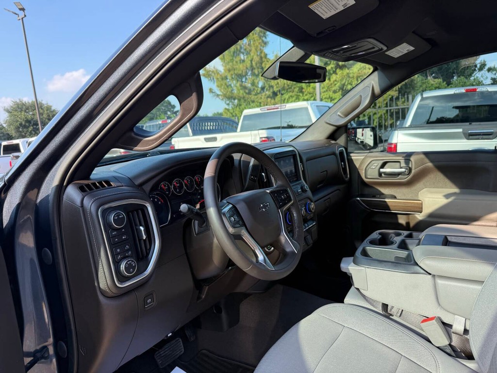 Chevrolet Silverado 1500 Vehicle Full-screen Gallery Image 06