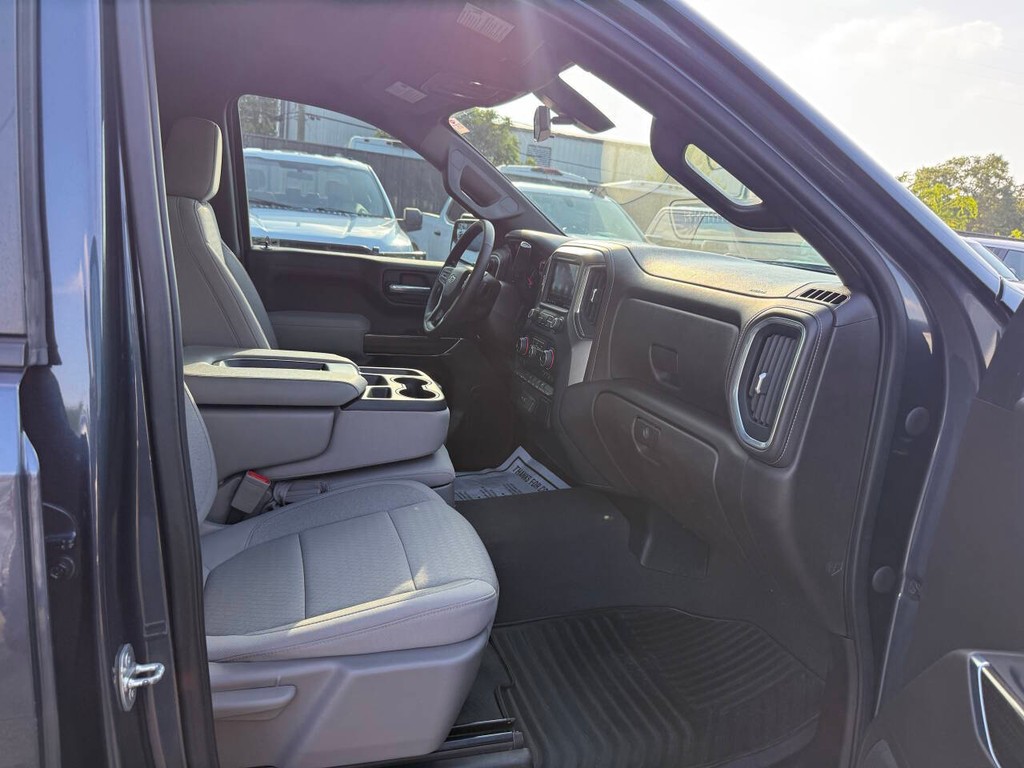Chevrolet Silverado 1500 Vehicle Full-screen Gallery Image 10