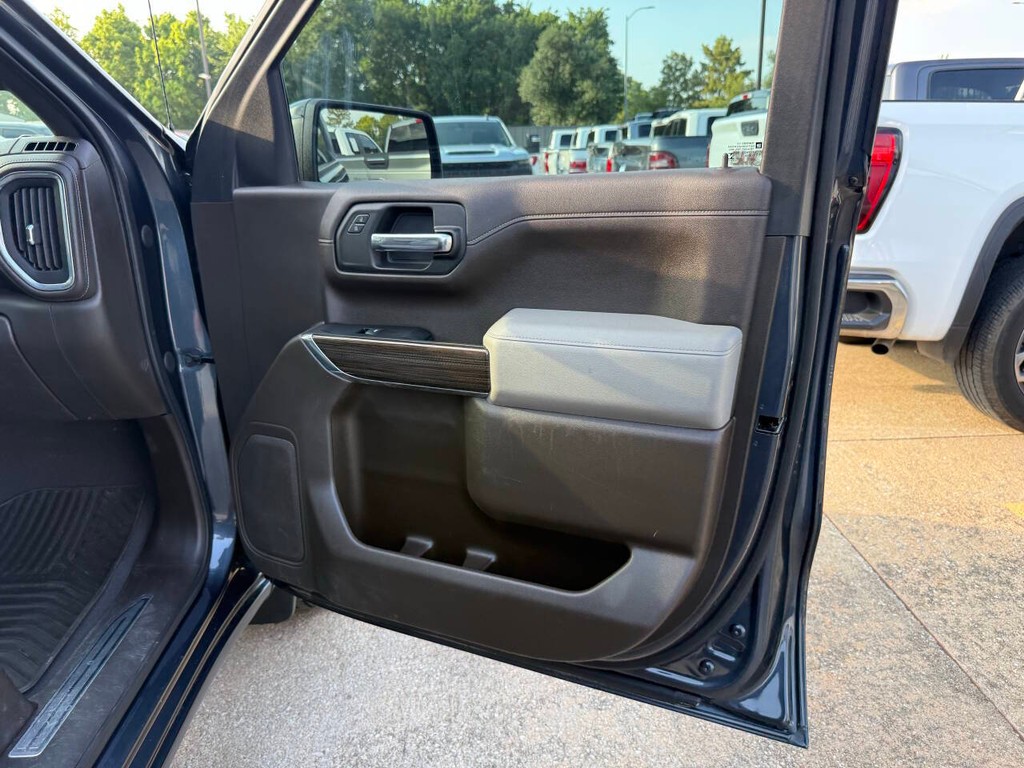 Chevrolet Silverado 1500 Vehicle Full-screen Gallery Image 11