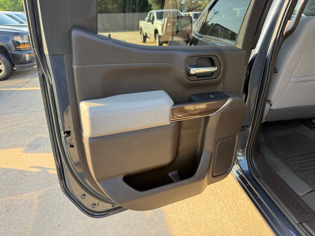 Chevrolet Silverado 1500 Vehicle Full-screen Gallery Image 14