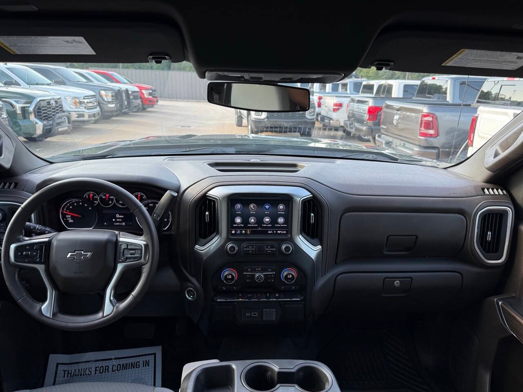 Chevrolet Silverado 1500 Vehicle Full-screen Gallery Image 17