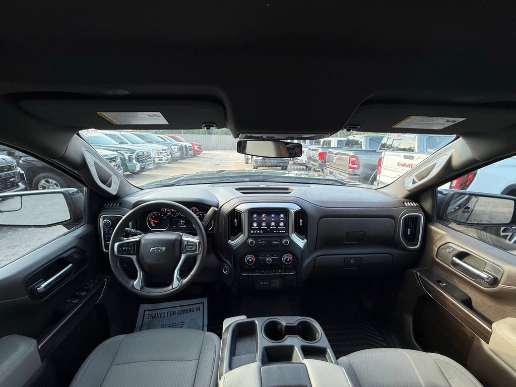 Chevrolet Silverado 1500 Vehicle Full-screen Gallery Image 18