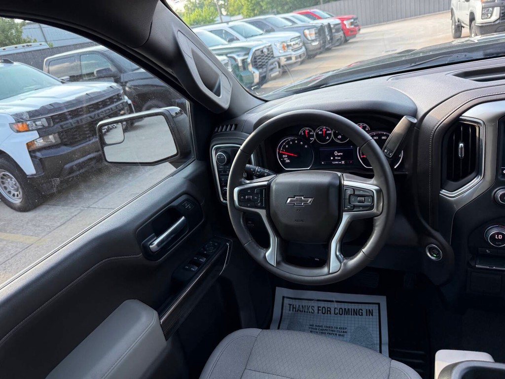 Chevrolet Silverado 1500 Vehicle Full-screen Gallery Image 19