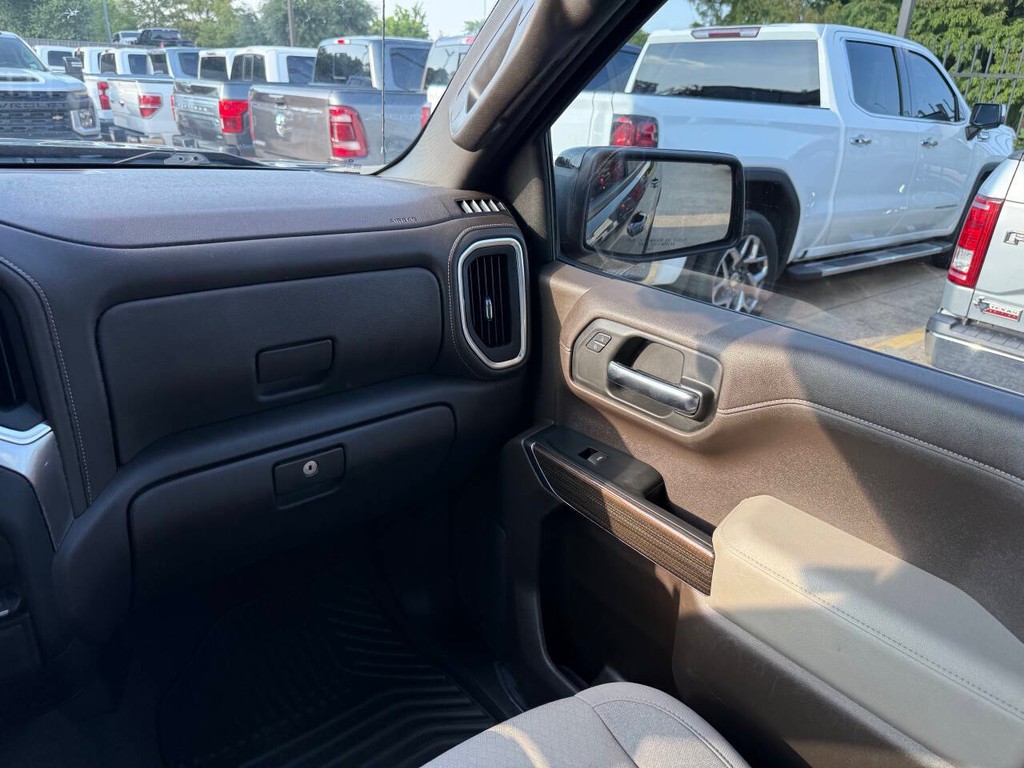 Chevrolet Silverado 1500 Vehicle Full-screen Gallery Image 20
