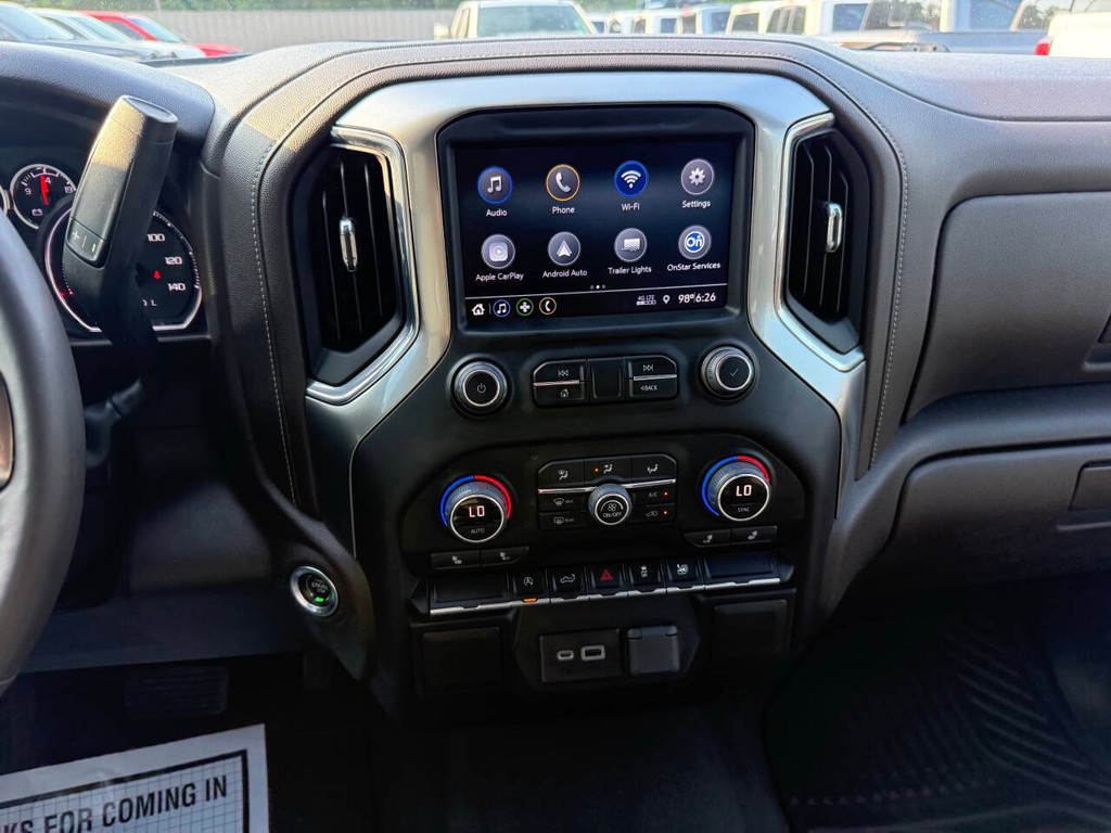 Chevrolet Silverado 1500 Vehicle Full-screen Gallery Image 24