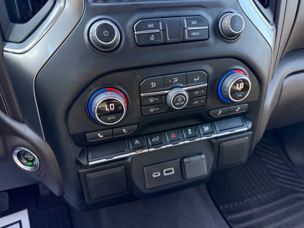 Chevrolet Silverado 1500 Vehicle Full-screen Gallery Image 28