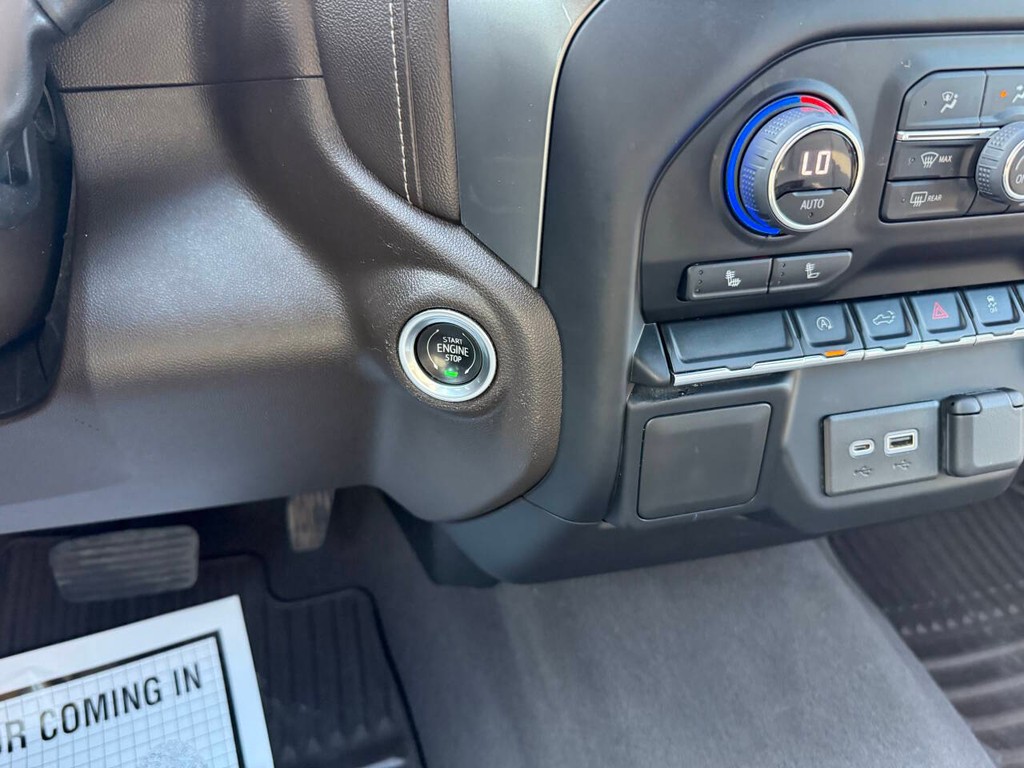 Chevrolet Silverado 1500 Vehicle Full-screen Gallery Image 29