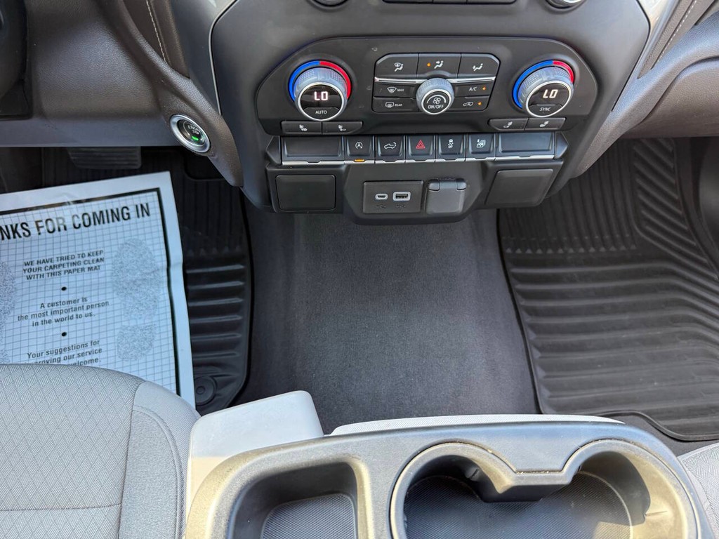 Chevrolet Silverado 1500 Vehicle Full-screen Gallery Image 30