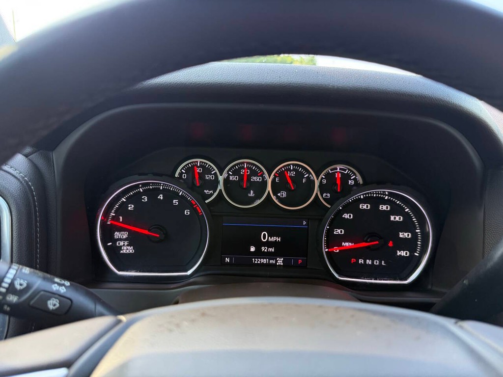 Chevrolet Silverado 1500 Vehicle Full-screen Gallery Image 32