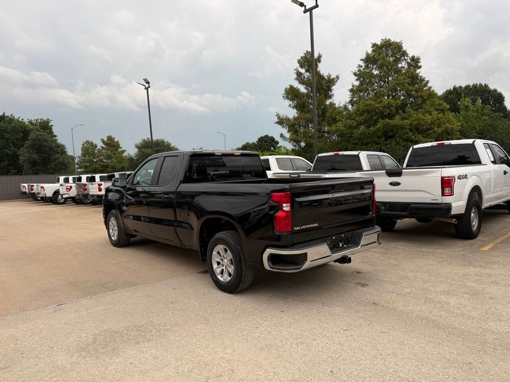 Chevrolet Silverado 1500 Vehicle Full-screen Gallery Image 04