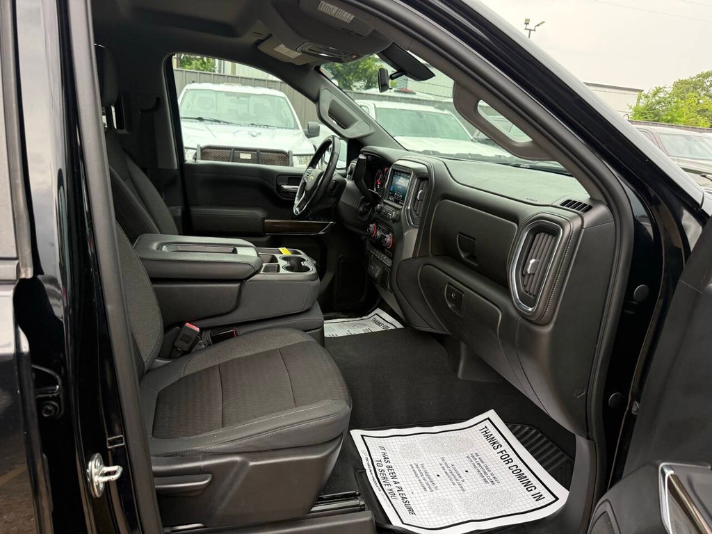 Chevrolet Silverado 1500 Vehicle Full-screen Gallery Image 10