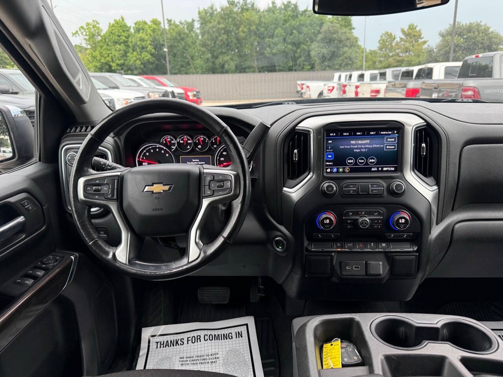 Chevrolet Silverado 1500 Vehicle Full-screen Gallery Image 21