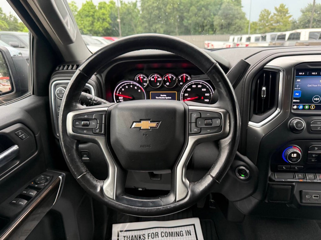 Chevrolet Silverado 1500 Vehicle Full-screen Gallery Image 22