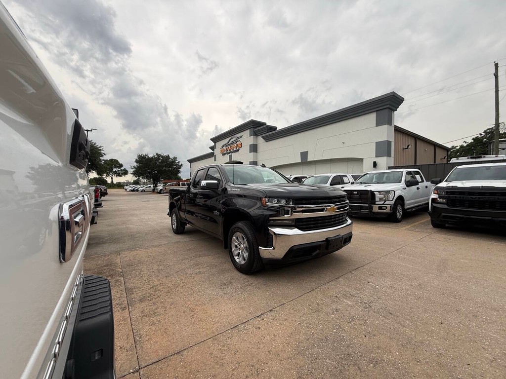 Chevrolet Silverado 1500 Vehicle Full-screen Gallery Image 43