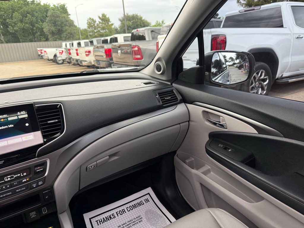 Honda Pilot Vehicle Full-screen Gallery Image 22