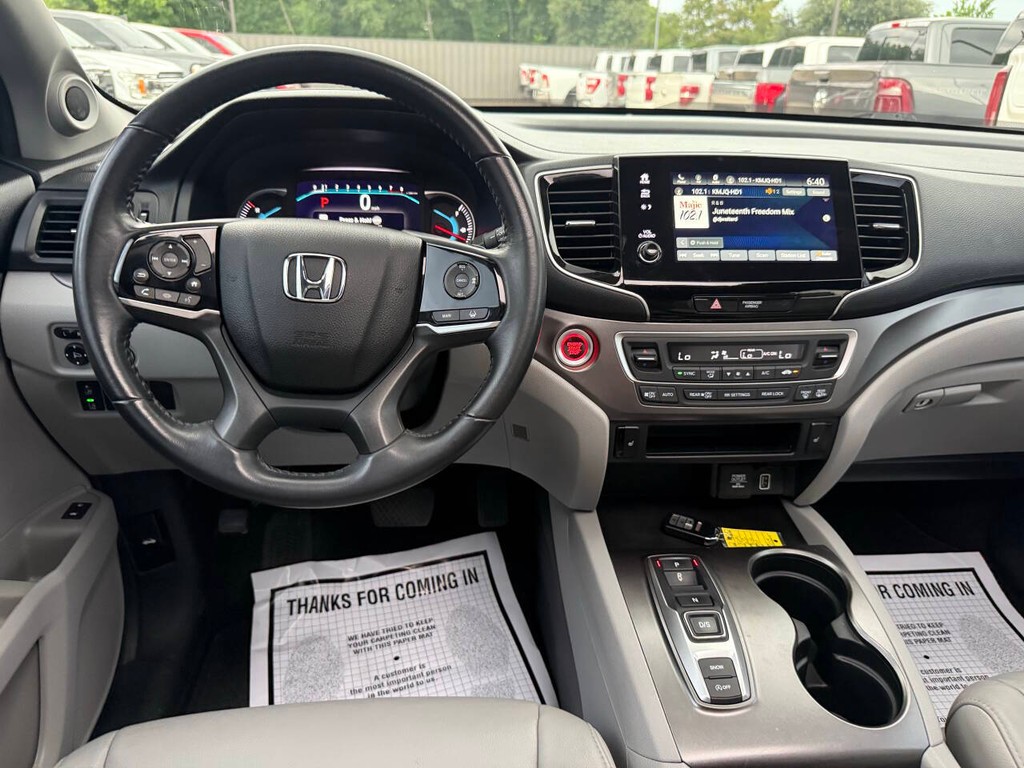 Honda Pilot Vehicle Full-screen Gallery Image 23