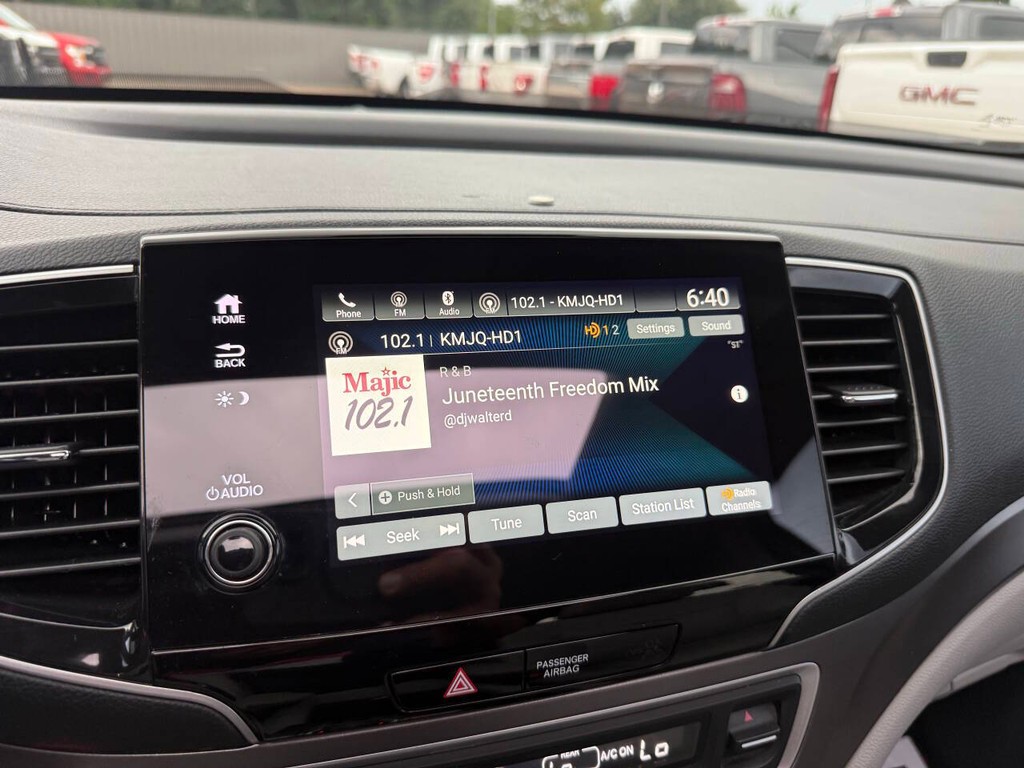 Honda Pilot Vehicle Full-screen Gallery Image 27
