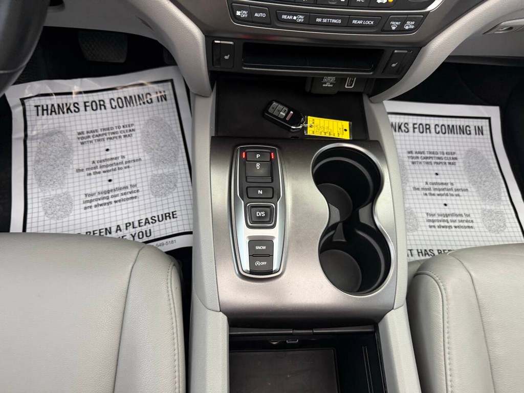 Honda Pilot Vehicle Full-screen Gallery Image 30