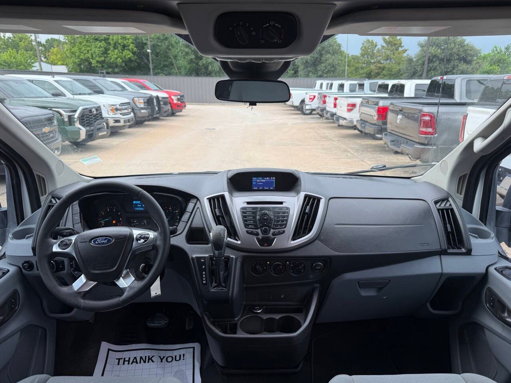 Ford Transit Wagon Vehicle Full-screen Gallery Image 13