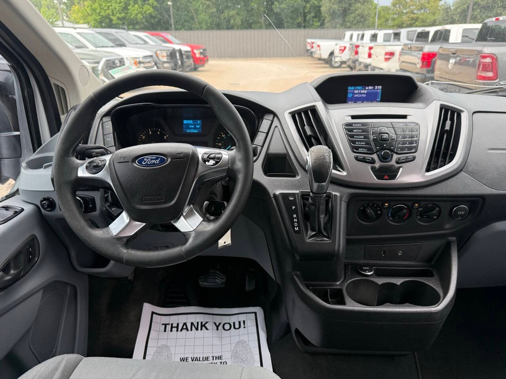 Ford Transit Wagon Vehicle Full-screen Gallery Image 17