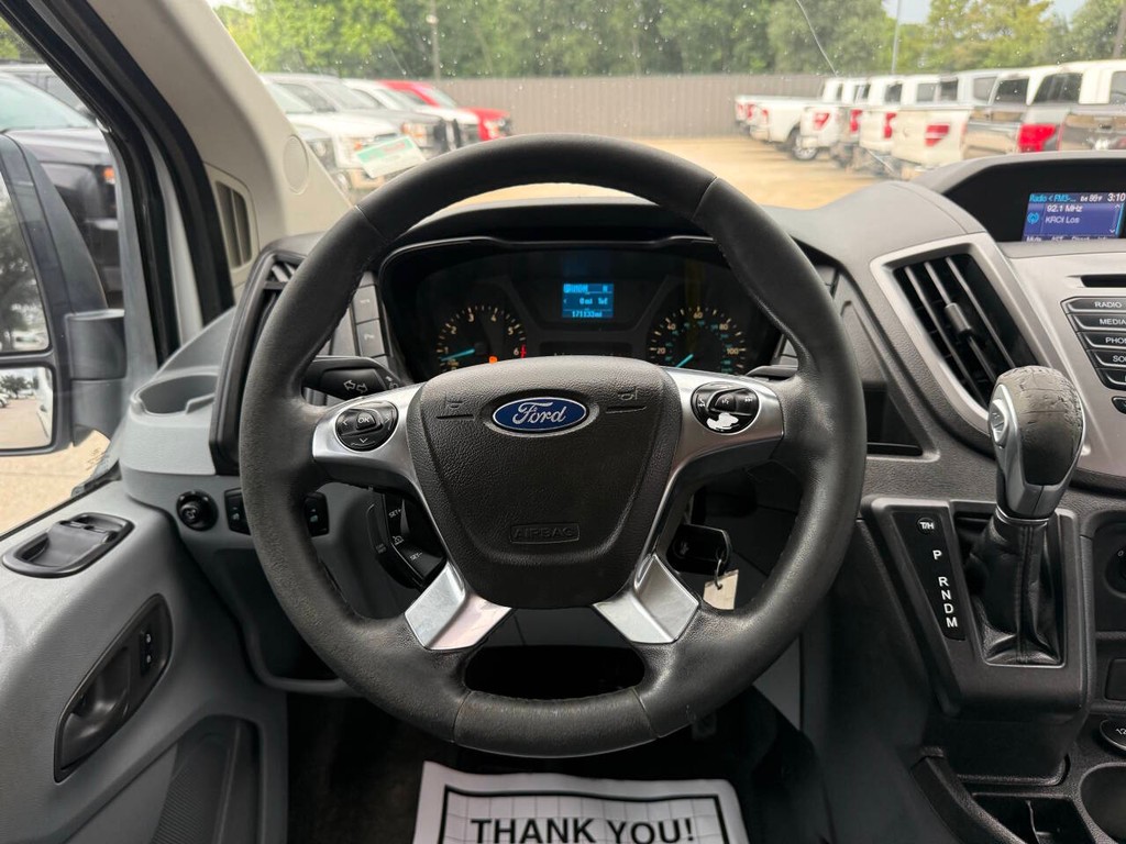 Ford Transit Wagon Vehicle Full-screen Gallery Image 18