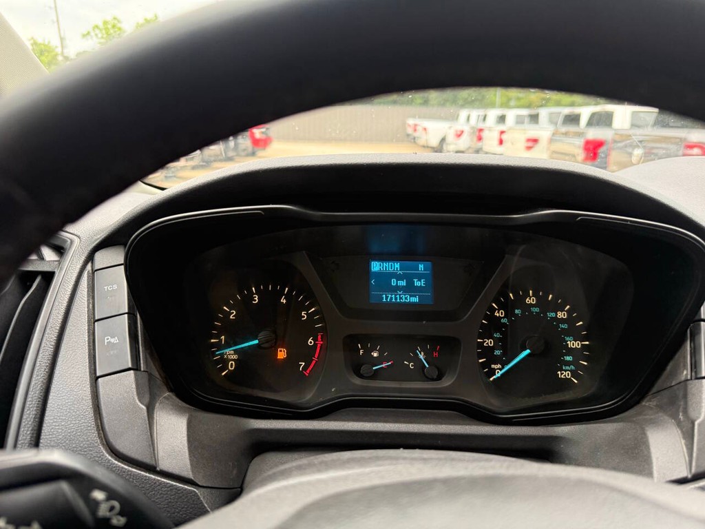 Ford Transit Wagon Vehicle Full-screen Gallery Image 36