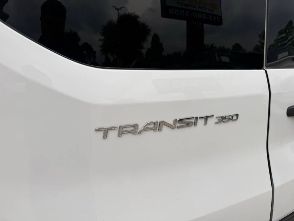 Ford Transit Wagon Vehicle Full-screen Gallery Image 43