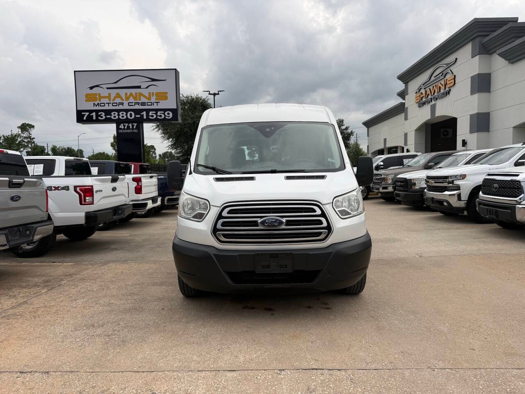 Ford Transit Wagon Vehicle Full-screen Gallery Image 45
