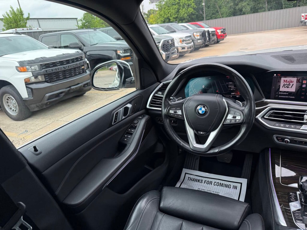BMW X5 Vehicle Full-screen Gallery Image 18