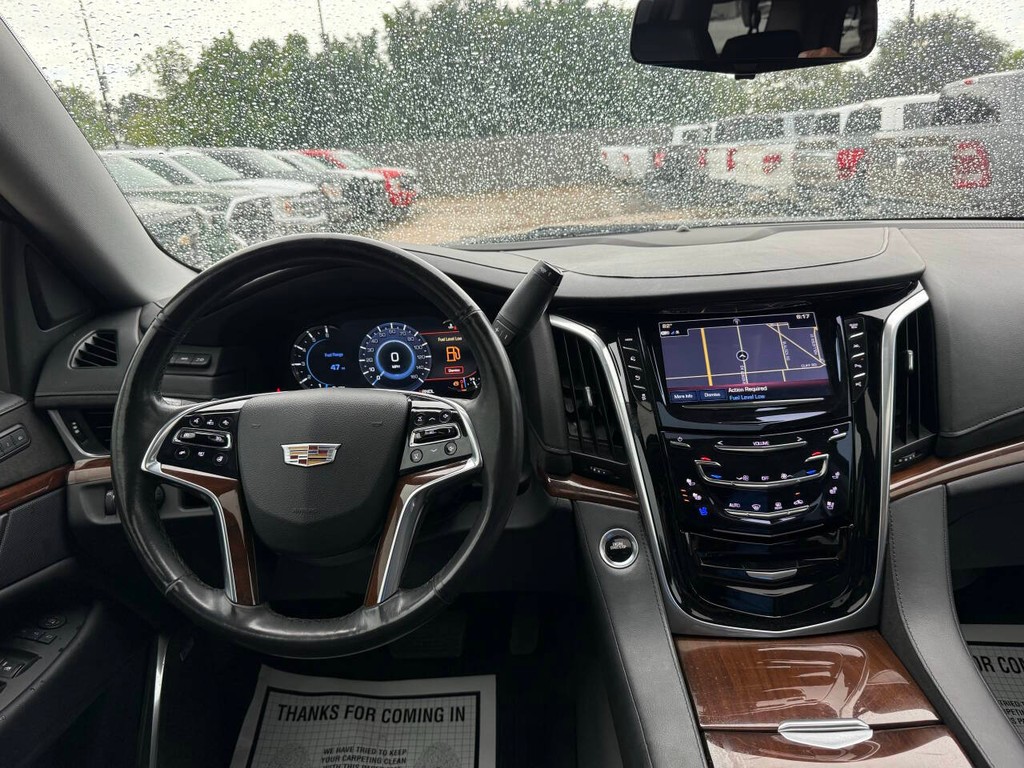 Cadillac Escalade ESV Vehicle Full-screen Gallery Image 23