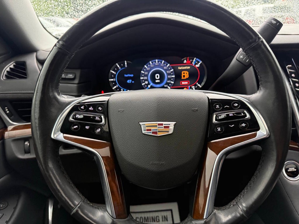 Cadillac Escalade ESV Vehicle Full-screen Gallery Image 25