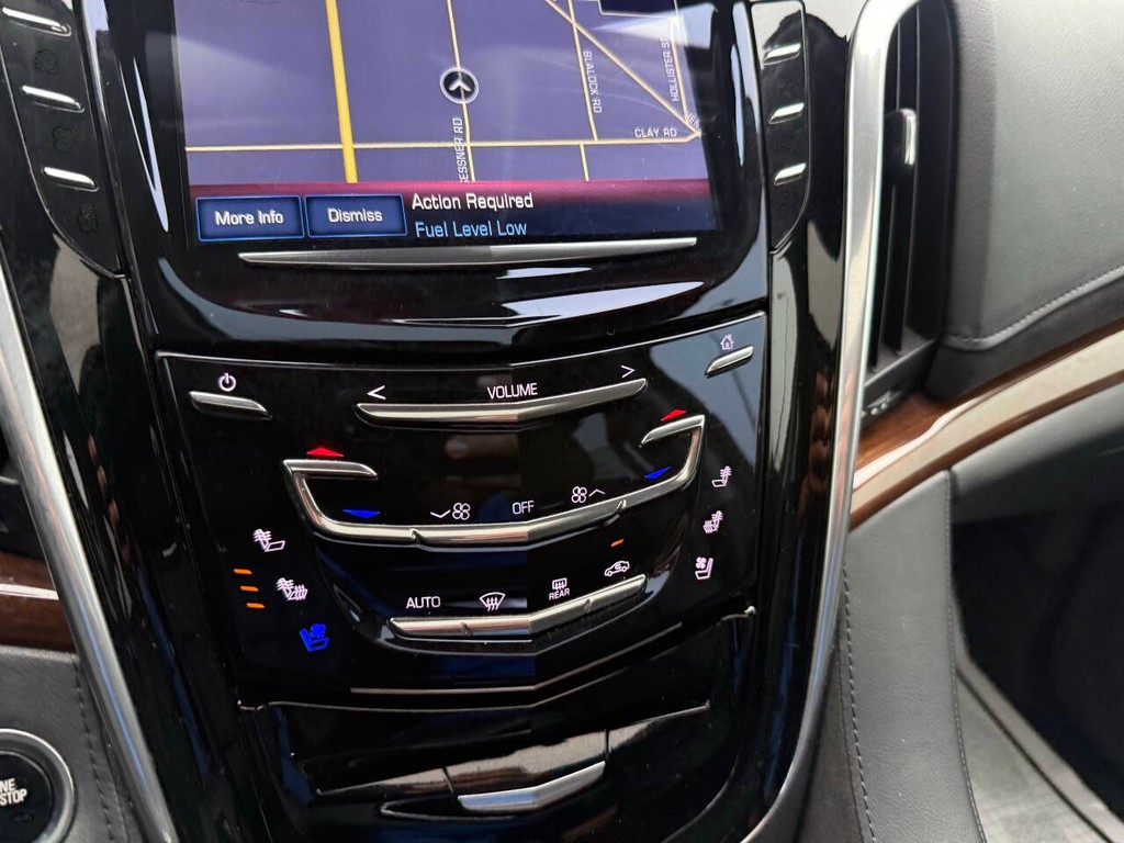 Cadillac Escalade ESV Vehicle Full-screen Gallery Image 28
