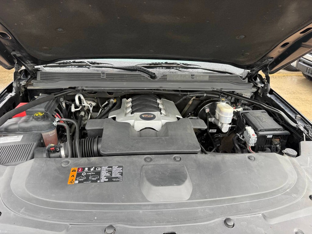 Cadillac Escalade ESV Vehicle Full-screen Gallery Image 38