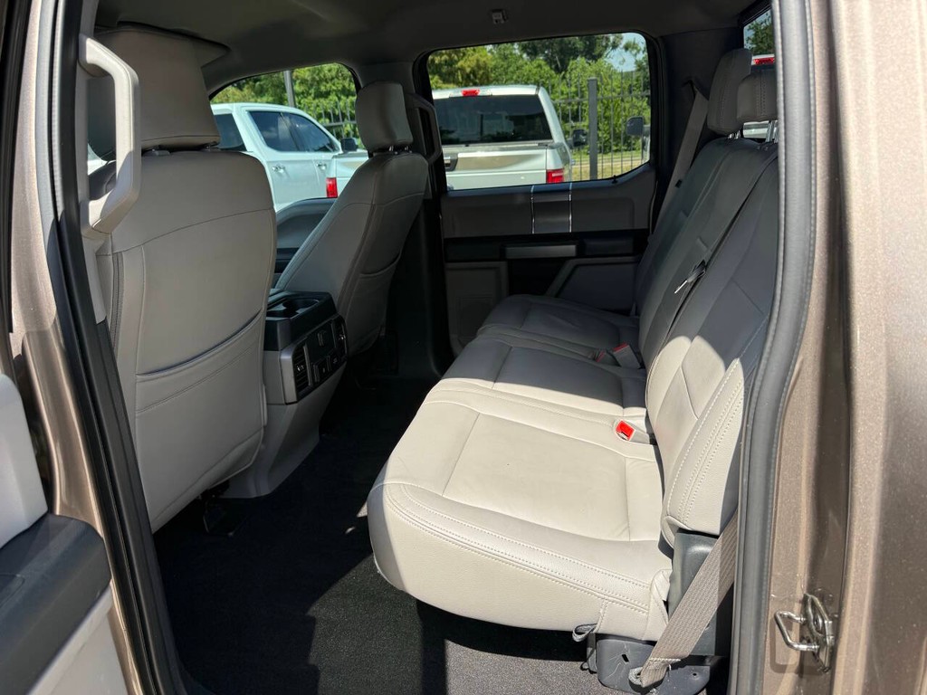 Ford F-150 Vehicle Full-screen Gallery Image 13