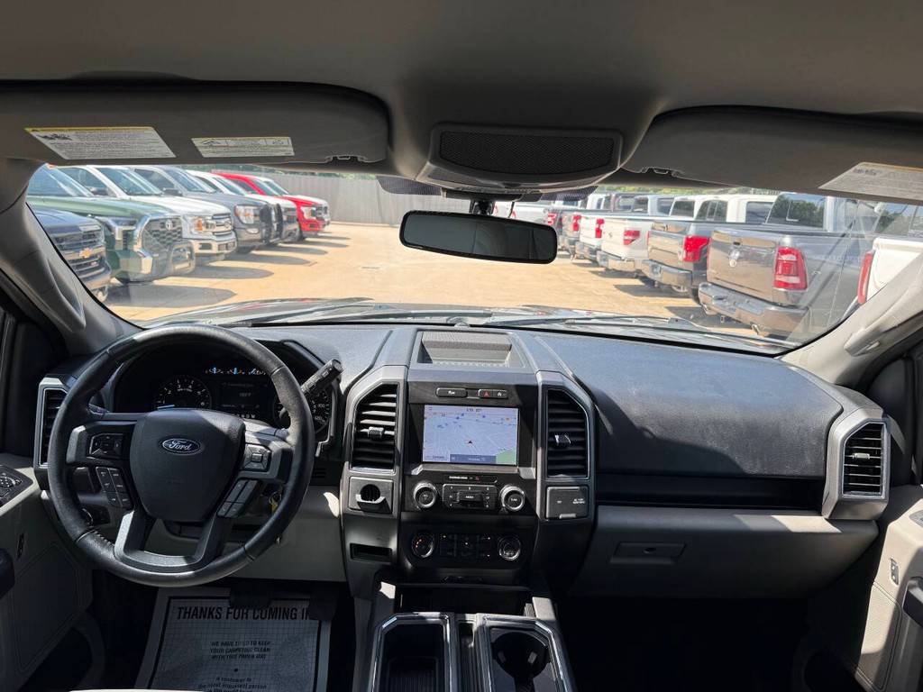 Ford F-150 Vehicle Full-screen Gallery Image 17