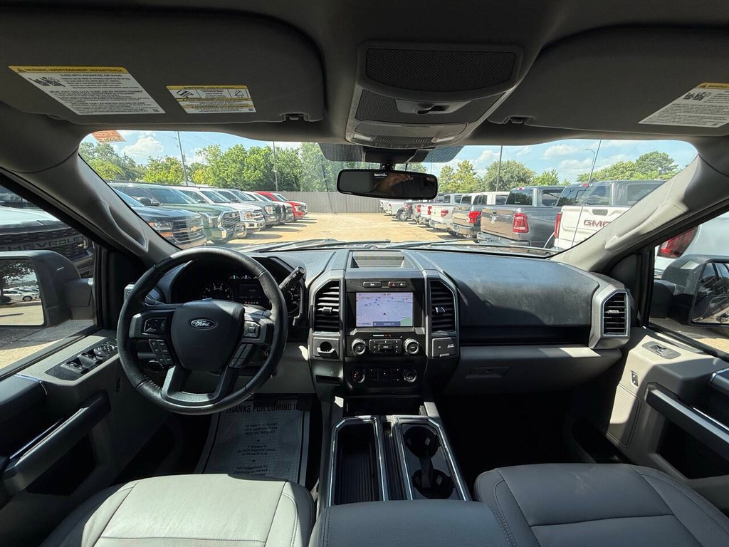 Ford F-150 Vehicle Full-screen Gallery Image 18