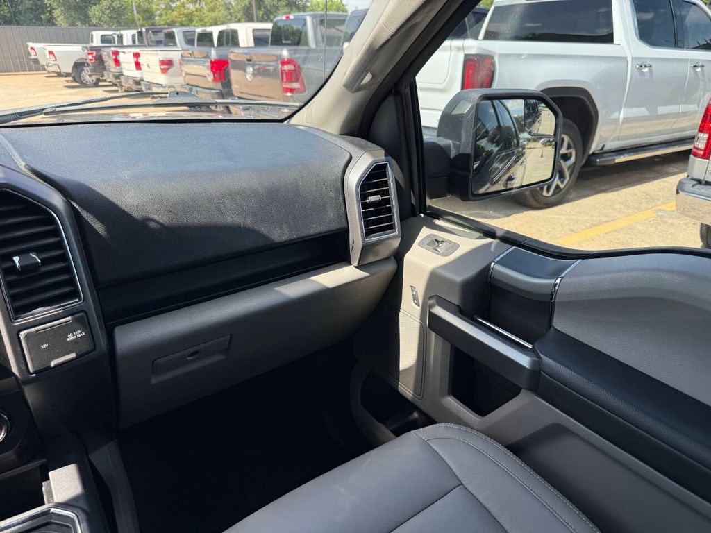 Ford F-150 Vehicle Full-screen Gallery Image 20