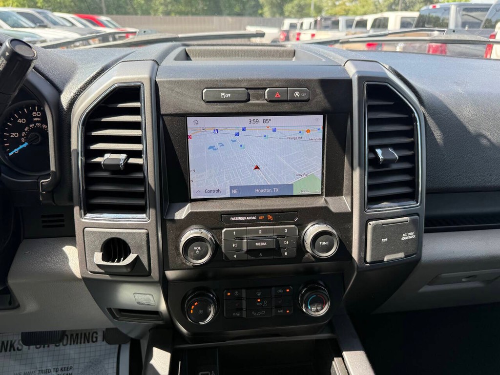 Ford F-150 Vehicle Full-screen Gallery Image 24