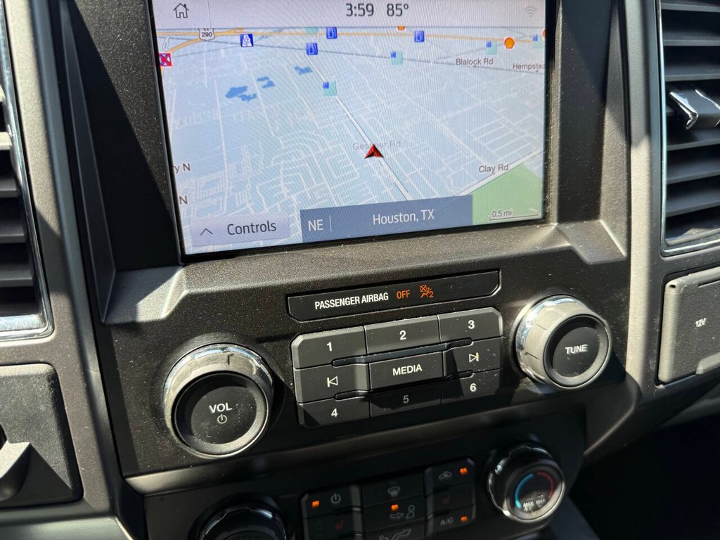 Ford F-150 Vehicle Full-screen Gallery Image 27