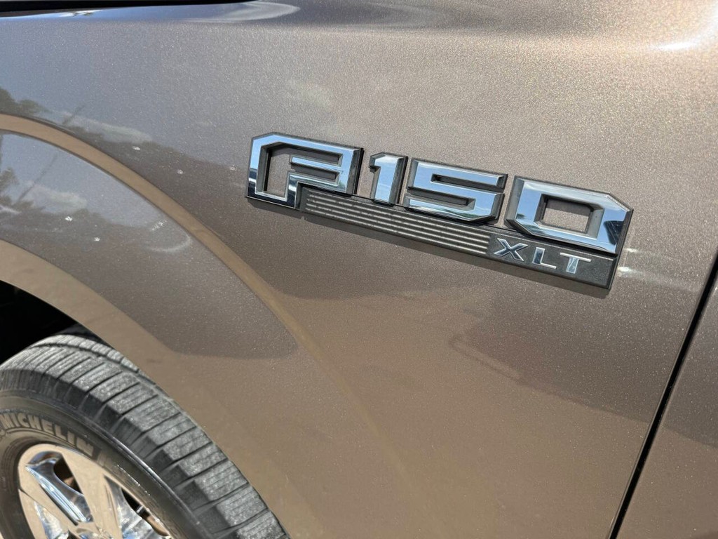 Ford F-150 Vehicle Full-screen Gallery Image 33
