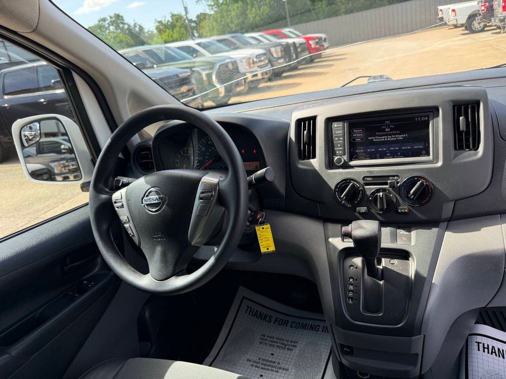 Nissan NV200 Compact Cargo Vehicle Full-screen Gallery Image 14