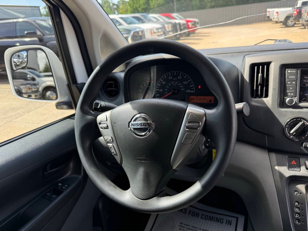 Nissan NV200 Compact Cargo Vehicle Full-screen Gallery Image 15