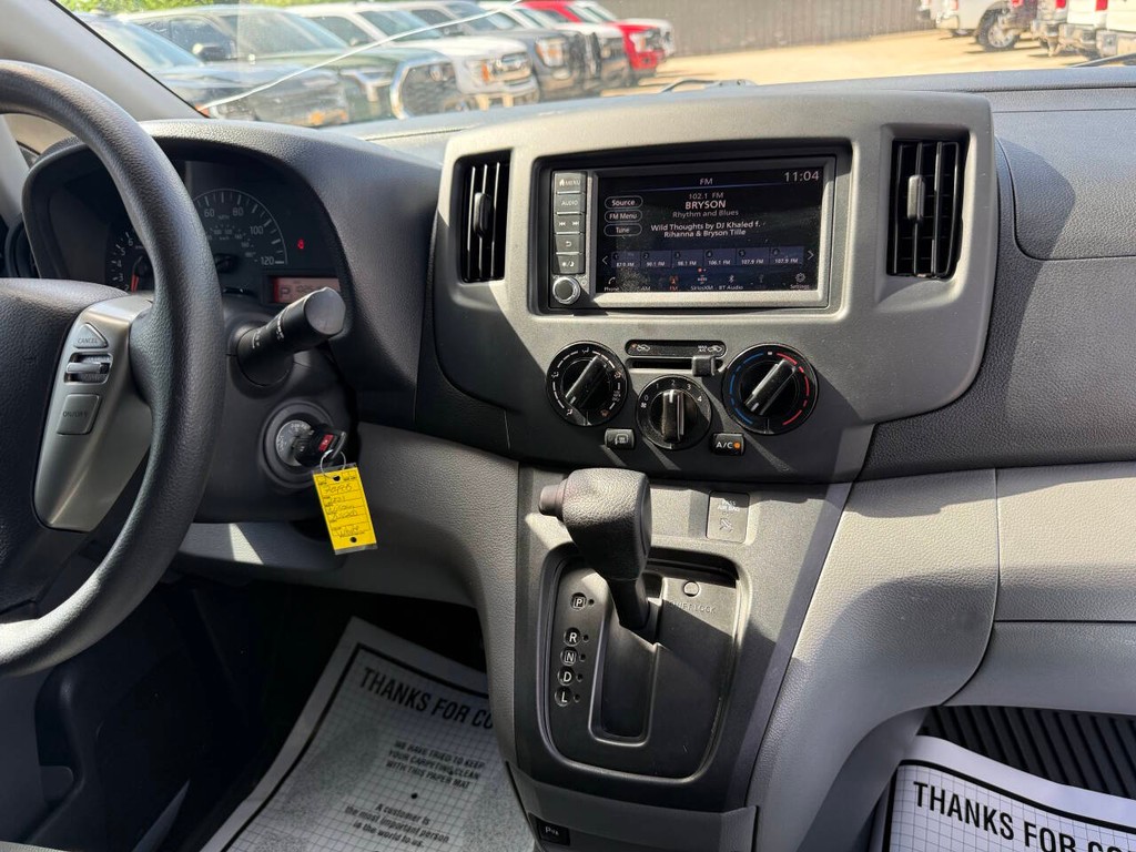 Nissan NV200 Compact Cargo Vehicle Full-screen Gallery Image 17