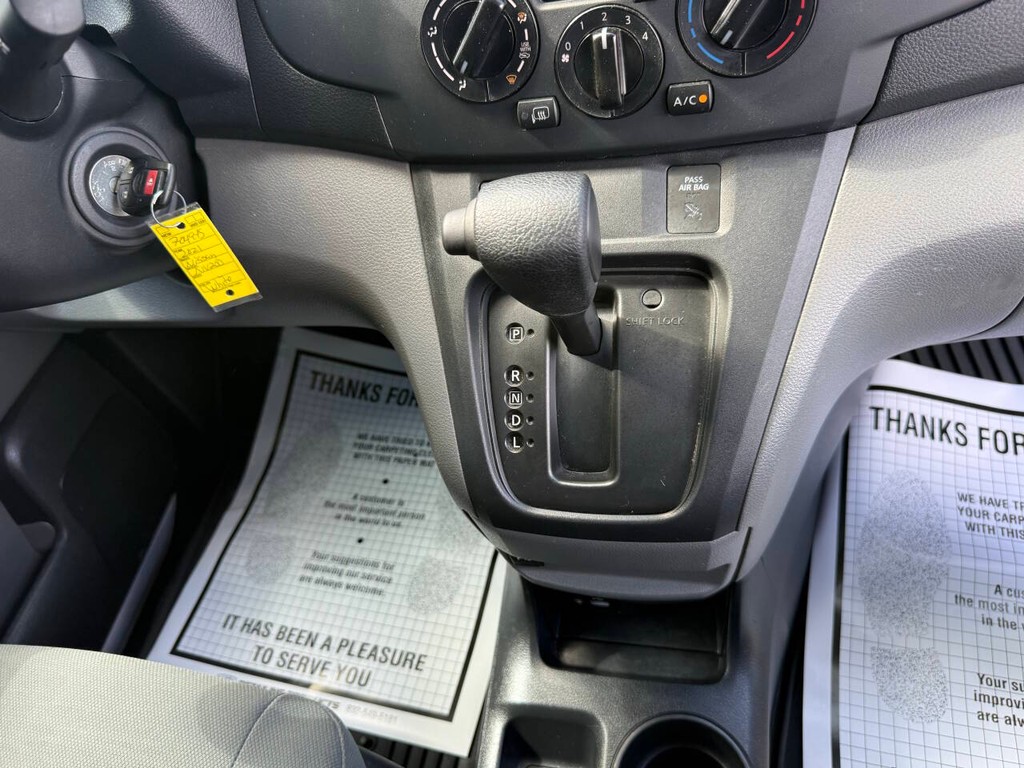Nissan NV200 Compact Cargo Vehicle Full-screen Gallery Image 22