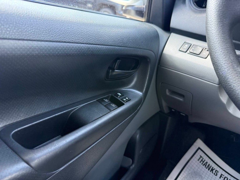 Nissan NV200 Compact Cargo Vehicle Full-screen Gallery Image 23