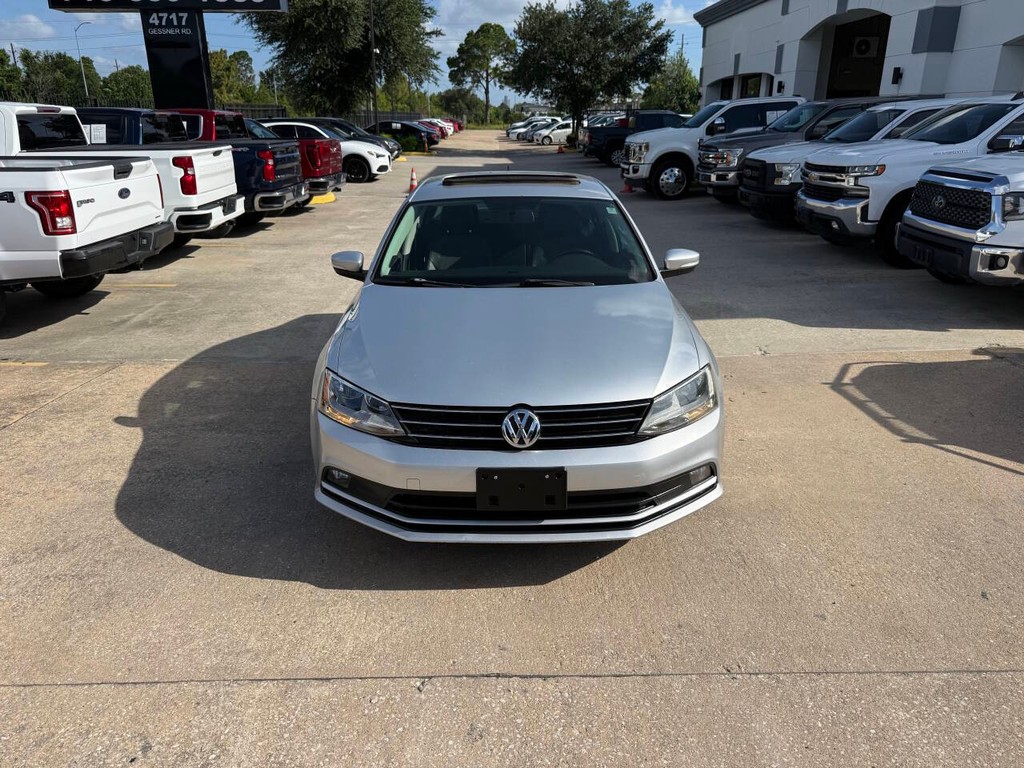 Volkswagen Jetta Sedan Vehicle Full-screen Gallery Image 40