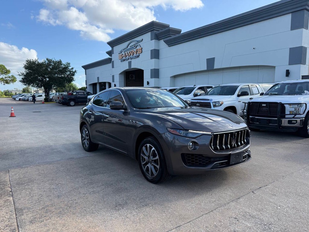 Maserati Levante Vehicle Full-screen Gallery Image 02