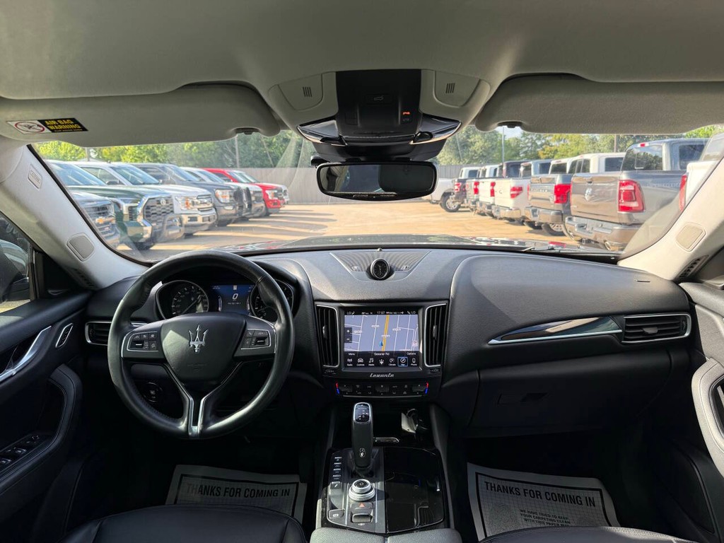 Maserati Levante Vehicle Full-screen Gallery Image 17