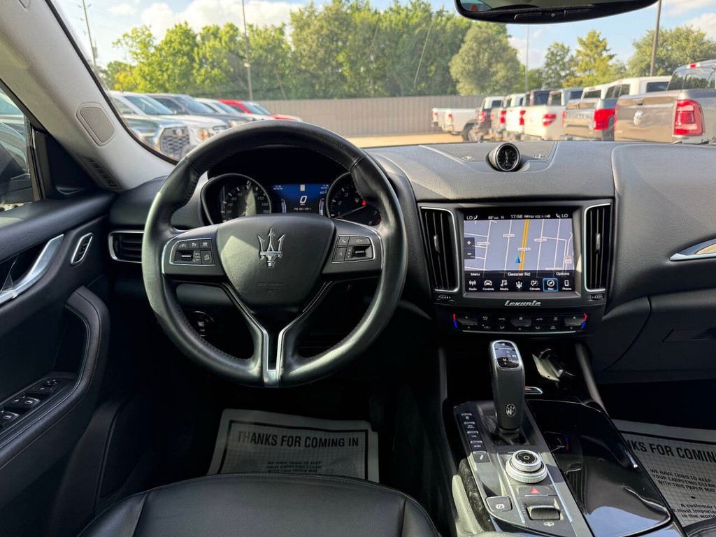 Maserati Levante Vehicle Full-screen Gallery Image 21